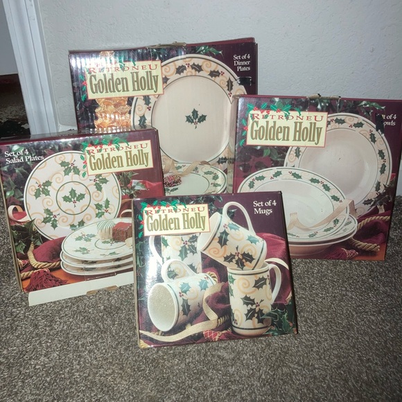 Holiday dishes - Picture 1 of 5